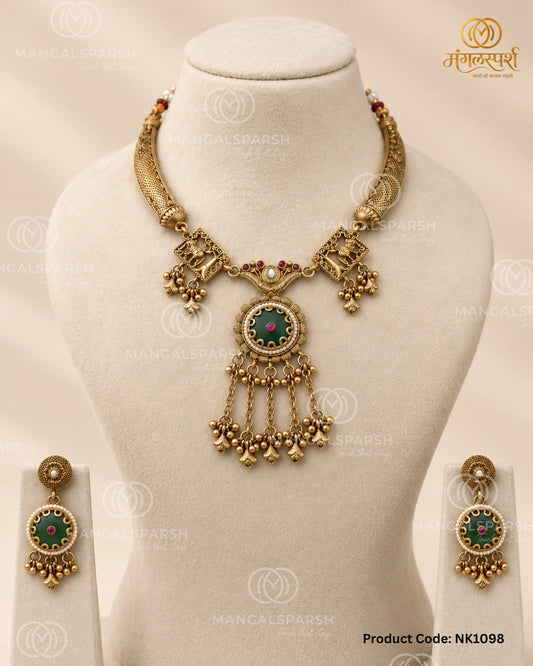 Rajwadi Style Necklace Set with Monalisa Stone
